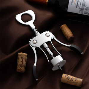 Ouvre-bouteille multifonction personnalisé en métal avec tire-bouchon en acier inoxydable et aluminium, avec éléments en bois et logo - Product Image 5