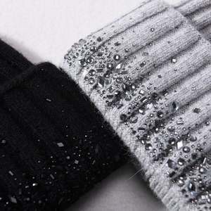 Gorros de Invierno Tejidos de Fábrica, Doble Capa, Gruesos, Suaves, Unisex, con Logotipo Personalizado, Gorro de Punto Elegante, Común para Viajes - Product Image 3