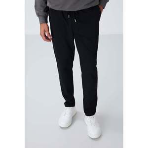 Pantalon de survêtement noir pour homme, coupe standard, taille élastique, tissu respirant décontracté - Product Image 5