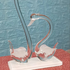 Cúpula de Vidrio Soplado a Mano con Tema de Aves, Decoración para el Hogar de Tiny Glass World of Rajasthan, para Navidad y Año Nuevo Chino - Product Image 1