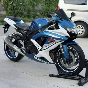 Motocicleta Deportiva Suzuki GSX600 Usada en la UE, Motor de Gasolina de 599cc, Cuatro Cilindros en Línea, Refrigeración Líquida, Suspensión Showa, Frenos ABS, Alta Velocidad - Product Image 1