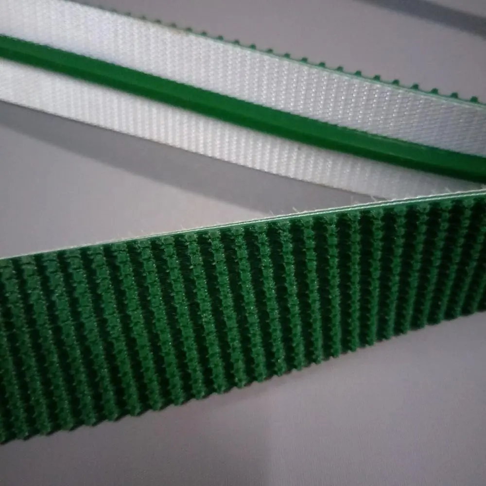 Высокий захват грубой верх ПВХ конвейерная лента с нижними направляющими