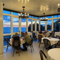 Meubles de bistrot d'extérieur empilables résistants aux intempéries, table à manger en bambou noir et blanc, chaise en rotin et aluminium pour patio