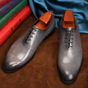 Zapatos de cuero hechos a mano - zapatos formales de negocios con capa superior de cuero vacuno, para bodas, banquetes, oficina, zapatos de vestir y Oxfords a la moda. - Product Image 4