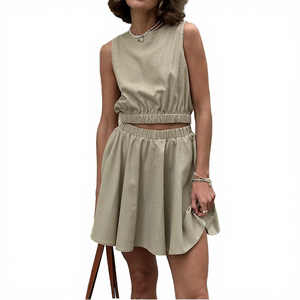 Ensemble décontracté jupe et gilet tissé uni à col rond pour femme, tenue d'été 2 pièces avec jupe courte au-dessus du genou - Product Image 4