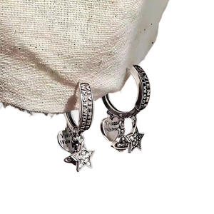 Boucles d'oreilles tendance et élégantes pour femme, motif cœur et Saturne, en émail de haute qualité, style Empress Dowager Vivienne - Product Image 5