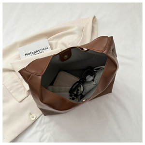 Large Capacity Fashionable Texture <strong>Soft</strong> <strong>Leather</strong> <strong>Bag</strong> for Women 2025 New Versatile Single Shoulder Underarm Tote <strong>Bag</strong> - Product Image 3