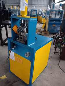 गैल्वेनाइज्ड स्टील पाइप के लिए उच्च गति हाइड्रोलिक नोचिंग मशीन 90 डिग्री कोण बनाने वाली वर्ग ट्यूब पंचिंग इकाई - Product Image 4