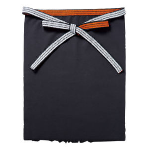 Tablier de chef professionnel en toile unie de couleur noire japonaise avec lien à la taille en polypropylène - Product Image 1
