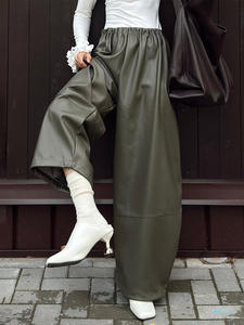 <span class=keywords><strong>Pantalon</strong></span> Harem <span class=keywords><strong>Femme</strong></span> Personnalisé OEM Automne Hiver 2025 Vert Armée <span class=keywords><strong>Simili</strong></span> <span class=keywords><strong>Cuir</strong></span> Cordon de Serrage Jambe Large pour un Style Décontracté et Sans Effort - Product Image 6