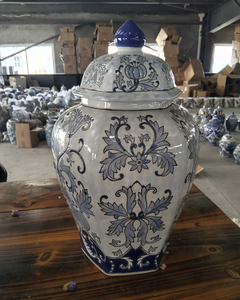 Vaso in Porcellana con Motivi Floreali, Vaso Zenzero in Stile Dinastia, Vasi Zenzero in Ceramica Artigianale - Product Image 4