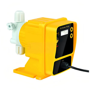 Bomba Dosificadora de Alta Precisión <span class=keywords><strong>Saiper</strong></span> de Southern Pump Industry, Serie CKC100XRE1, Diafragma Resistente a la Corrosión, Accionamiento por Solenoide, Fabricada en PP - Product Image 1