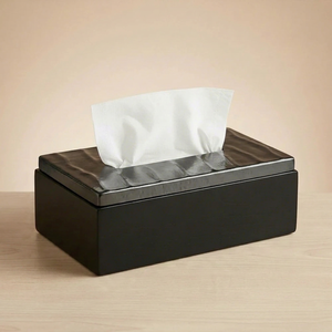 Caja de pañuelos metálica rectangular con base de madera para uso en el hogar, la oficina o sobre la mesa, de material duradero y ecológico de White Royals. - Product Image 1
