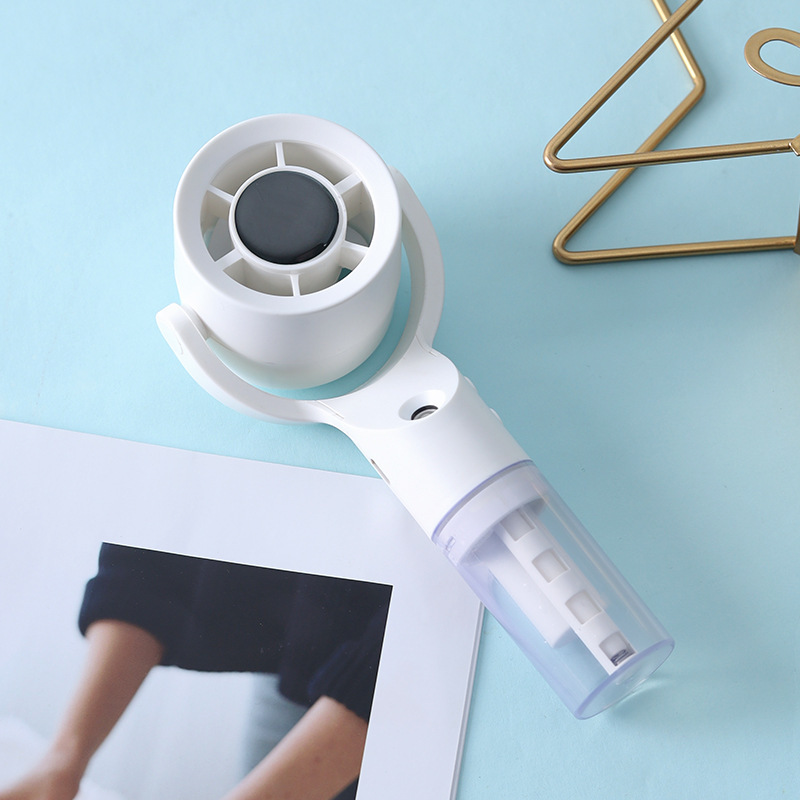 White FY099 spray fan with 3 adjustable speeds
