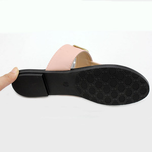 Sandales plates d'été grande taille pour femmes, sandales dorées en métal, sandales d'extérieur couleur unie, sandales pour femmes - Product Image 6
