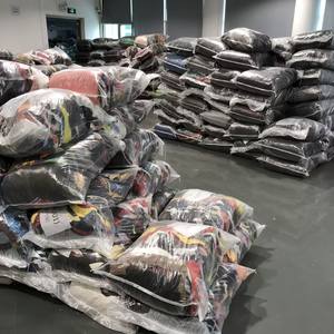 Balles de vêtements d'occasion mixtes pour enfants de qualité A + Vêtements vintage d'occasion pour homme - Product Image 2