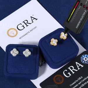 Luxo Halo Four Leaf Clover Stud <span class=keywords><strong>Earrings</strong></span> <span class=keywords><strong>925</strong></span> Sterling <span class=keywords><strong>Silver</strong></span> Fantasia Corte VVS Moissanite Diamante Ice Out Moda Jóias - Product Image 4