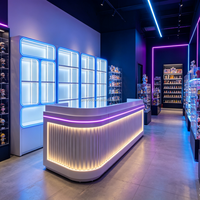 Armoire d'affichage LED moderne sur mesure, directement de l'usine |   Présentoir multifonctionnel et écologique pour les magasins de poupées et les boutiques