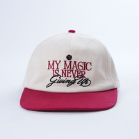 Gorra de béisbol de ala plana personalizada de fábrica, 5 paneles de algodón, ala plana roja con gorra de béisbol Snapback no estructurada