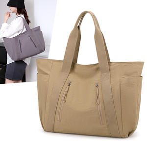 Sacs fourre-tout pour femmes en nylon imperméable, grande capacité, pour voyages en plein air, mode, fermeture éclair personnalisée, vente en gros - Product Image 1