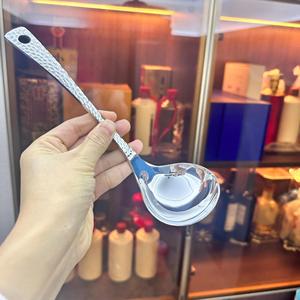 ช้อนซุป Hx สแตนเลสด้ามยาวทนทาน ทัพพีเสิร์ฟอาหารสำหรับร้านอาหารและใช้ในบ้าน - Product Image 1