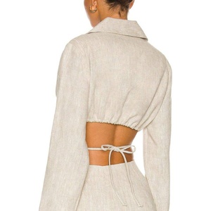 Conjunto de dos piezas de lino al por mayor: Top corto sexy con cuello en V profundo y falda de lino de talle alto estilo A para mujer - OOTD - Product Image 3