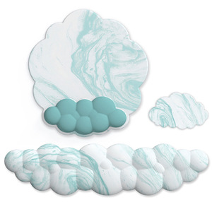 Aangepaste Gradiënt Kleur Wolk Vorm Ergonomisch Toetsenbord Polssteun Traagschuim Zachte Wolk Muismat Pu Antislip Base Work Mouse - Product Image 4