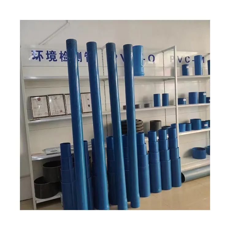 Le tuyau de filtre en PVC bleu à prix préférentiels avec trous pour le forage de puits d'eau Borewell Made in china