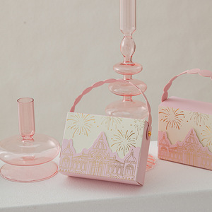 Caja de Regalo de Boda de Papel con Diseño de <span class=keywords><strong>Castillo</strong></span> en Lámina Dorada 3D, con Asa Ondulada y Carpetas para Empacar Dulces - Product Image 3