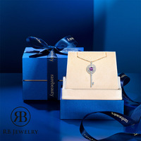 Élégant pendentif clé en argent, long collier pour pull, bijou de mode populaire, accessoire à surface lisse pour usage quotidien et cadeaux