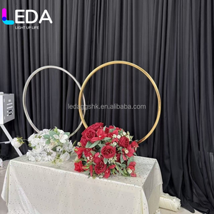 Supports à fleurs en métal LEDA, support de toile de fond, présentoir, cercle doré, centre de table rond, support à fleurs pour décoration de mariage - Product Image 1