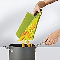 2025 planche à découper en plastique de cuisine écologique de nouvelle conception, planche à découper pliable en plastique Chop2Pot
