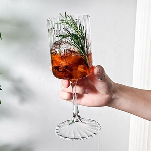 Copa de cóctel alta a rayas verticales Retro soplada a mano de primera calidad, <span class=keywords><strong>vino</strong></span> tinto caliente romántico de gama alta para copa de champán ligeramente Tipsy - Product Image 6