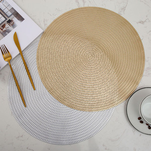 Set <span class=keywords><strong>de</strong></span> <span class=keywords><strong>table</strong></span> en cuir PVC doré et argenté ajouré <span class=keywords><strong>de</strong></span> style designer pour <span class=keywords><strong>table</strong></span> à manger, <span class=keywords><strong>table</strong></span> <span class=keywords><strong>de</strong></span> bureau et vaisselle - Product Image 3