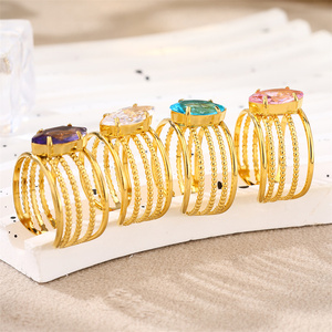 Bague de cocktail ajustable en acier inoxydable 316, finition or 18 carats PVD, style vintage ajouré gravé, ornée de zircon taille marquise - Product Image 6