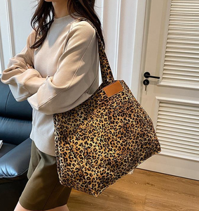 Sac à main en toile à imprimé léopard, sac à bandoulière tendance de grande capacité, sac rétro pour l'école, le travail et le shopping, sac de courses - Product Image 4