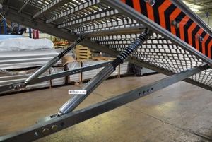 إطارات شاحنات نقل ثقيل تأتي مع الخاصة بهم رفع منصة - Product Image 5