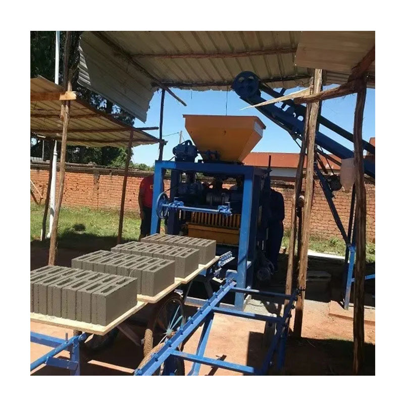 QT4 24 Semi Automatic Bricks Making