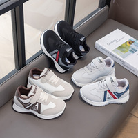 Baskets Enfant 2026 Nouvelle Collection Semelle Souple Antidérapante Style Coréen Légères Color-Block Chaussures Décontractées Fermeture Velcro Pour Tous