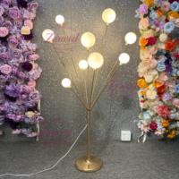 Lampe sur pied en métal doré de luxe à 9 têtes pour allée, idéale pour la location et la décoration d'événements tels que mariages, hôtels et banquets