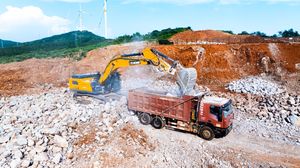 Excavatrice sur chenilles hydraulique de grande taille à godet de 2,8 à 3,2 m3, modèle XE500GK 50t, en vente - Product Image 5