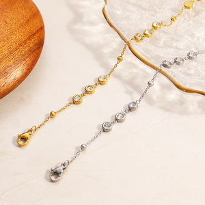 Perles rondes en acier inoxydable plaqué or 18 carats avec diamants, design géométrique, sertissage griffe, bijoux élégants et simples pour femmes - Product Image 4