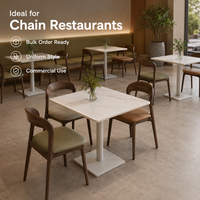 Collection de mobilier de restaurant, table carrée en marbre avec chaises courbées en bois pour projet de restaurant moderne et ensemble de bar