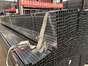 Profil en <span class=keywords><strong>acier</strong></span> doux Q235 ASTM A500 Tube carré galvanisé personnalisé <span class=keywords><strong>50x50</strong></span> 75x75 100x100 Tailles Soudage ERW 6m 12m - Product Image 5