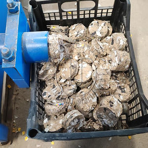 Presse à briquettes hydraulique pour biomasse de 50 mm, 60 mm, 70 mm pour carton et papier ondulé, capacité de 300 kg/h, marque UT - Product Image 4