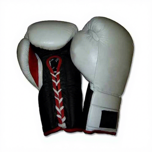 Guantes de Boxeo Profesionales MMA Secure Fit, Personalizables, de Cuero Vacuno Dorado, con Cierre de Gancho y Bucle, Diseño de Dedos Completos y Ventilación - Product Image 5