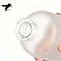 Bouteille de vin en cristal personnalisée de 700 ml avec bouchon en liège, surface givrée, option de gravure pour les spiritueux et les liqueurs - Livraison rapide