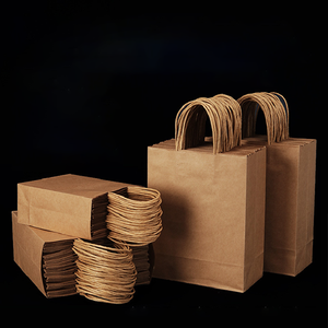 Sac en papier kraft brun avec poignées, logo personnalisé, pour la restauration, la restauration rapide, les plats à emporter et les emballages à emporter - Product Image 4