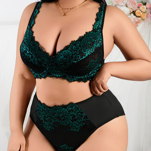 Luxury Dark Green Color Block Flocked <b>Lace</b> Plus Size Lingerie Set - Push-Up, High <b>Elasticity</b>, and Breathable Plus Size Lingerie - Product Image 4