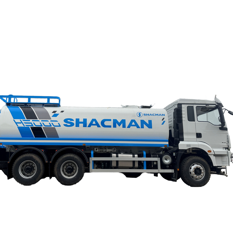 World Brand Popular White Sprinkler Truck and Green Watering Cart High Quality Spraying Truck